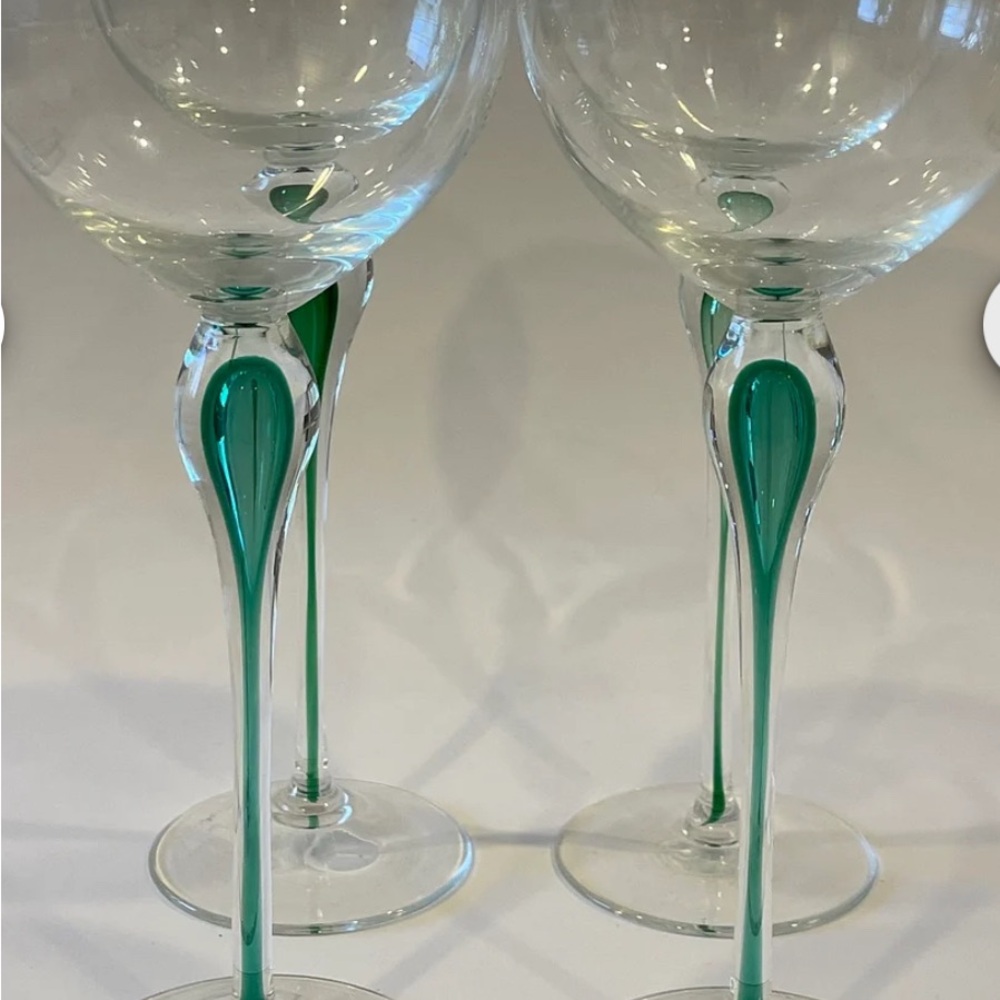 Mikasa Emerald Teardrop in stem wine goblets Set of 3